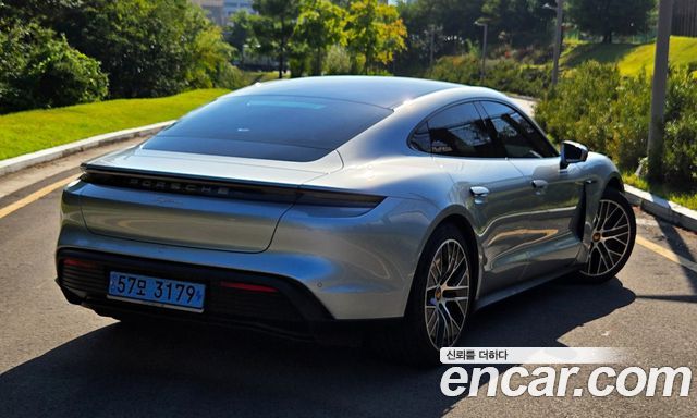 Porsche Taycan из Кореи Encar