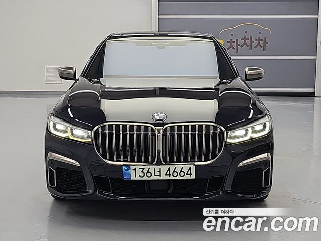 BMW 7-Series M760Li xDrive — пробег 106 484 км — фото 1 из 5