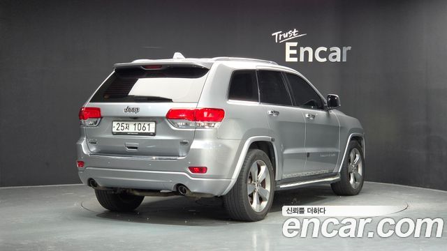 Jeep Cherokee 3.0 Diesel Overland WK2 — пробег 233 228 км — фото 2 из 5