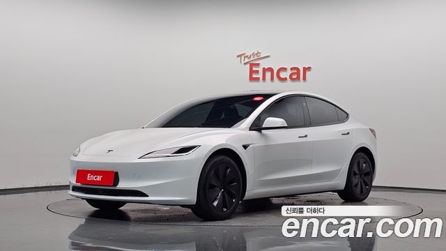 Tesla Model 3 Premium Long Range RWD — пробег 424 км — фото 1 из 5