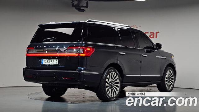 Lincoln Navigator 3.5L — пробег 77 599 км — фото 2 из 5
