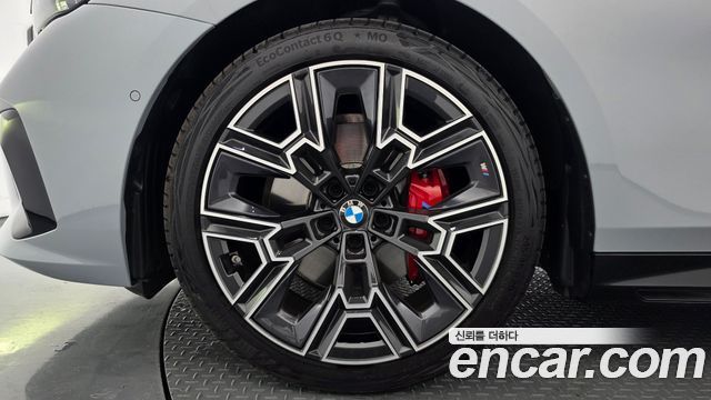 BMW 5-Series 530i xDrive M Sport Pro Special Edition — пробег 10 356 км — фото 5 из 5