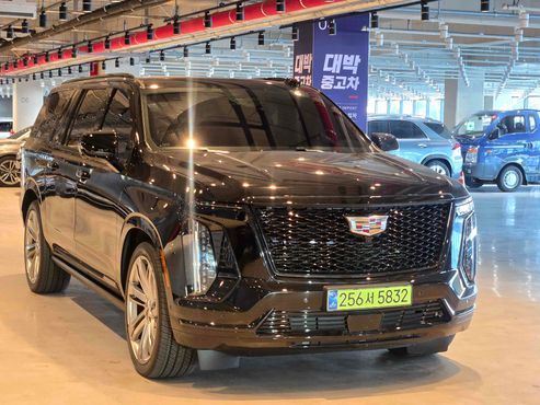 Cadillac Escalade 6.2 ESV ESV Sports Platinum — пробег 21 291 км — фото 1 из 5
