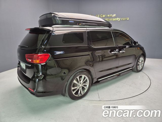Kia Carnival 9-Seater Noblesse — пробег 141 000 км — фото 2 из 5