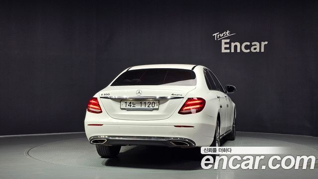 Mercedes-Benz E-Class E300 4MATIC Avnatgarde — пробег 100 076 км — фото 4 из 5