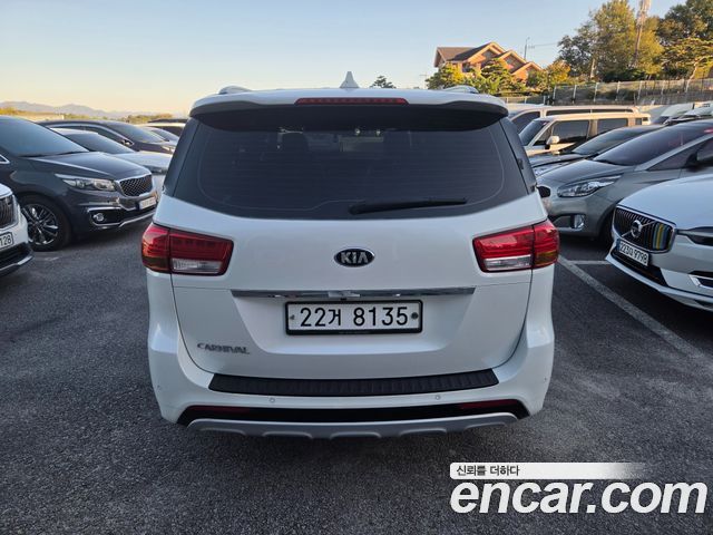 Kia Carnival 9-seater Prestige — пробег 195 000 км — фото 5 из 5