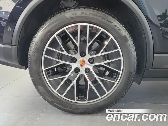 Porsche Macan Base 4 — пробег 2 612 км — фото 5 из 5