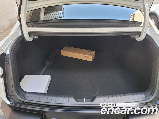 Hyundai AVANTE 2.0 Inspiration — пробег 1 000 км — фото 5 из 5