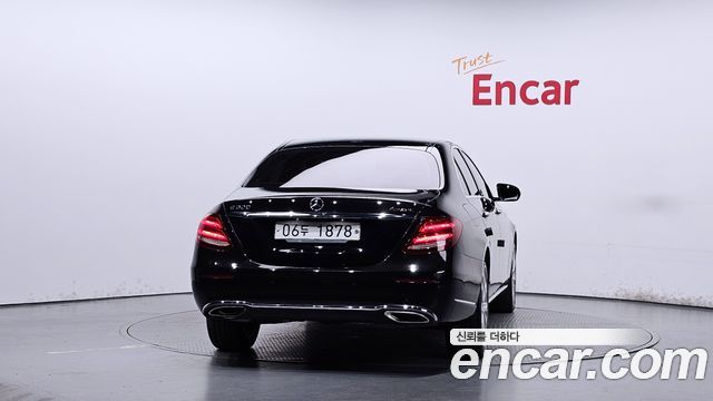 Mercedes-Benz E-Class E300 4MATIC Exclusive — пробег 207 641 км — фото 4 из 5