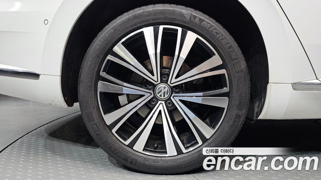 Volkswagen Arteon 2.0 TDI Premium — пробег 115 631 км — фото 5 из 5