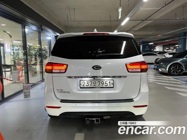 Kia Carnival 11-seater Prestige — пробег 160 591 км — фото 5 из 5