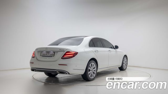 Mercedes-Benz E-Class из Кореи Encar