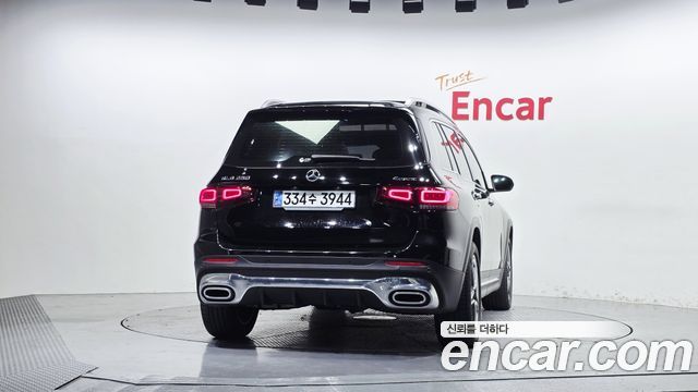 Mercedes-Benz GLB-Class GLB250 4MATIC — пробег 58 989 км — фото 4 из 5