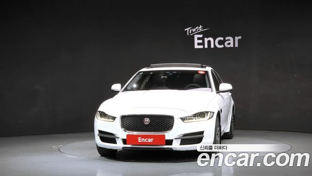 Jaguar XE 20d Perstige AWD — пробег 61 702 км — фото 3 из 5