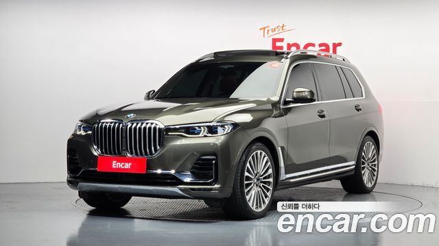 BMW X7 xDrive 40i Design Pure Excellence 6-Seater — пробег 113 150 км — фото 1 из 5