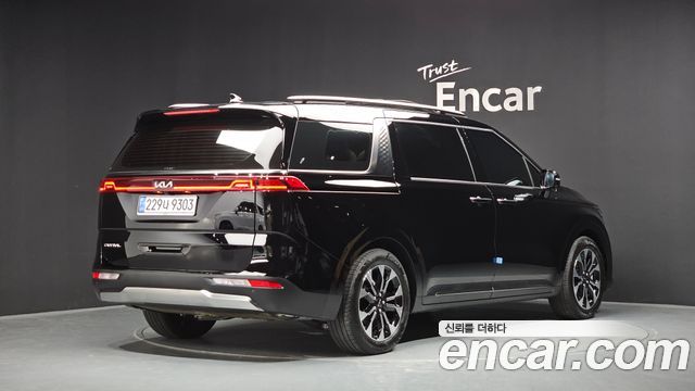 Kia Carnival Diesel 9-Seater Signature — пробег 11 787 км — фото 2 из 5