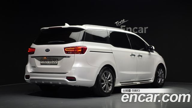 Kia Carnival из Кореи Encar