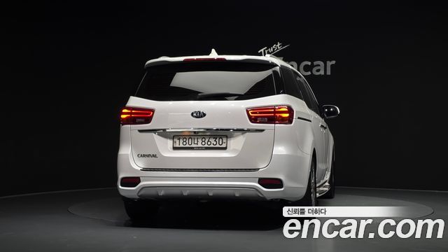 Kia Carnival из Кореи Encar