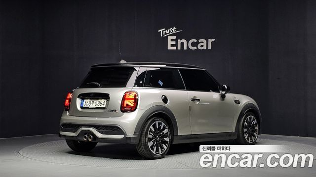 Mini Cooper Classic Launch Pack Third Generation — пробег 53 512 км — фото 2 из 5