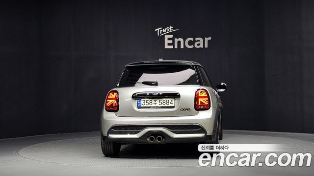 Mini Cooper Classic Launch Pack Third Generation — пробег 53 512 км — фото 4 из 5