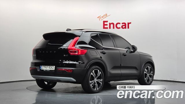 Volvo XC40 B4 Inscription — пробег 75 496 км — фото 2 из 5