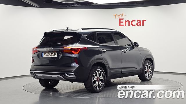 Kia Seltos из Кореи Encar