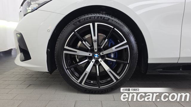 BMW 5-Series 530e xDrive M Sport — пробег 4 416 км — фото 5 из 5
