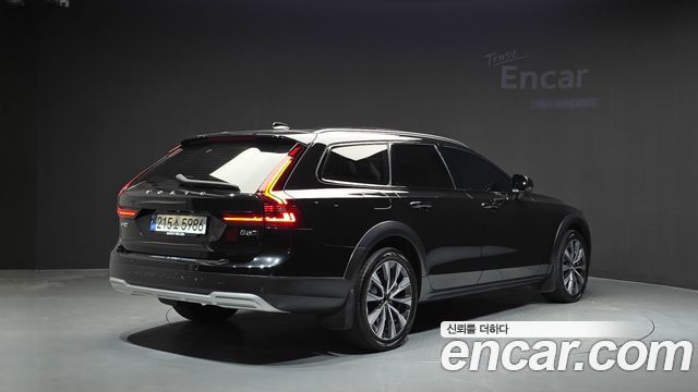 Volvo V90 B5 Ultimate AWD — пробег 54 700 км — фото 2 из 5