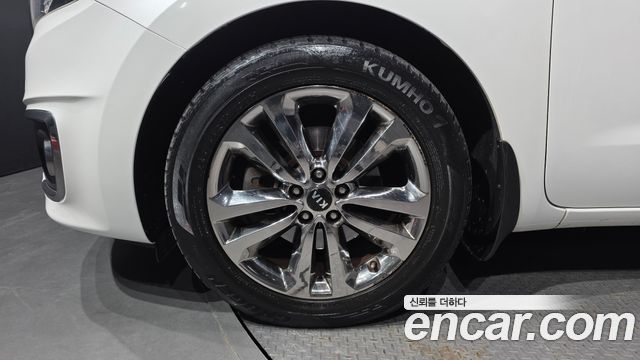 Kia Carnival 9-seater Prestige — пробег 183 685 км — фото 5 из 5