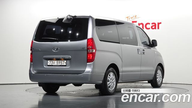 Hyundai Starex 12-Seater Wagon Smart — пробег 59 556 км — фото 2 из 5