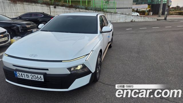 Hyundai AVANTE 2.0 Modern — пробег 3 400 км — фото 2 из 5