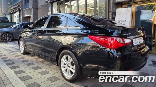 Hyundai Sonata LPi Luxury — пробег 111 000 км — фото 2 из 5
