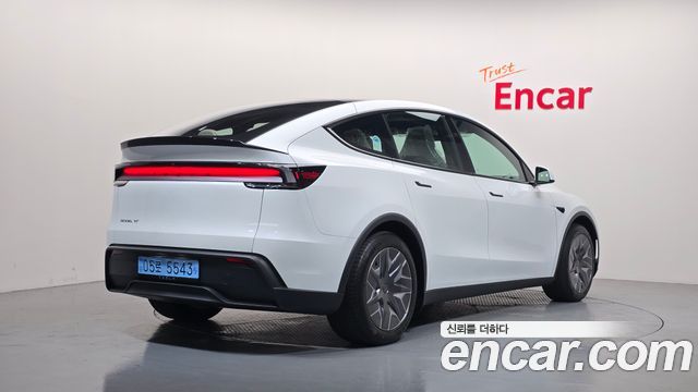 Tesla Model Y L Long Range AWD — пробег 16 км — фото 2 из 5