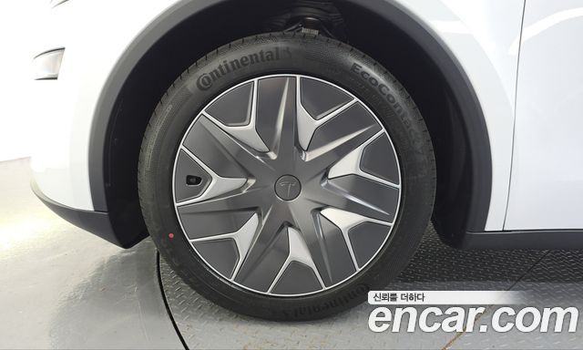 Tesla Model Y L Long Range AWD — пробег 16 км — фото 5 из 5