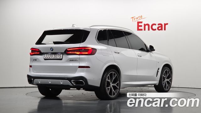 BMW X5 xDrive 30d M Sport — пробег 117 069 км — фото 2 из 5