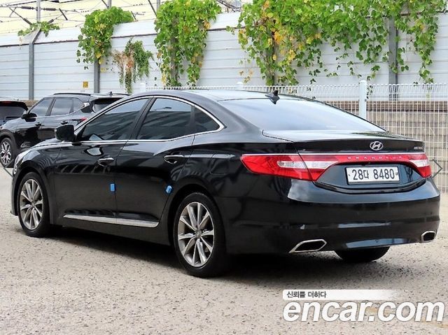 Hyundai Grandeur HG300 Exclusive Special — пробег 201 510 км — фото 3 из 3