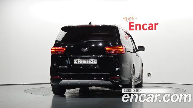 Kia Carnival 9-Seater Noblesse Special — пробег 120 178 км — фото 4 из 5