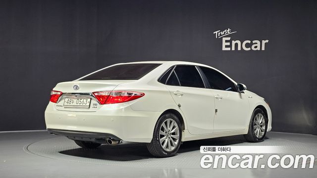 Toyota Camry Hybrid XLE — пробег 112 160 км — фото 2 из 5