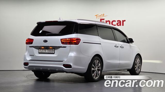 Kia Carnival из Кореи Encar