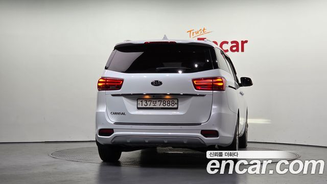 Kia Carnival из Кореи Encar