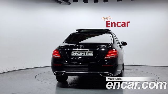 Mercedes-Benz E-Class E300 4MATIC Exclusive — пробег 90 857 км — фото 4 из 5