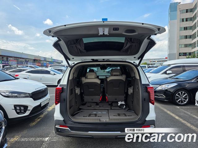 Kia Carnival Gasoline 7-Seater Hi Limousine Signature — пробег 31 611 км — фото 4 из 5