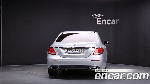 Mercedes-Benz E-Class E250 Avantgarde — пробег 65 931 км — фото 4 из 5