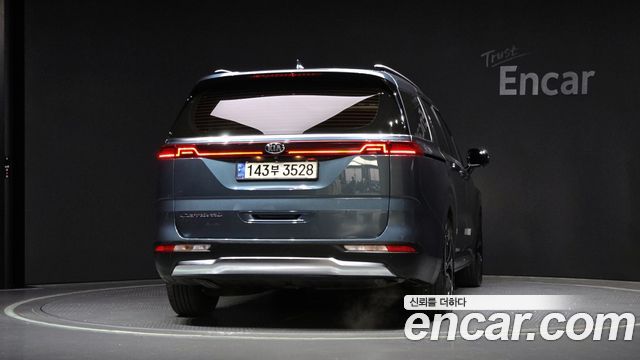 Kia Carnival Gasoline 9-Seater Signature — пробег 79 042 км — фото 4 из 5