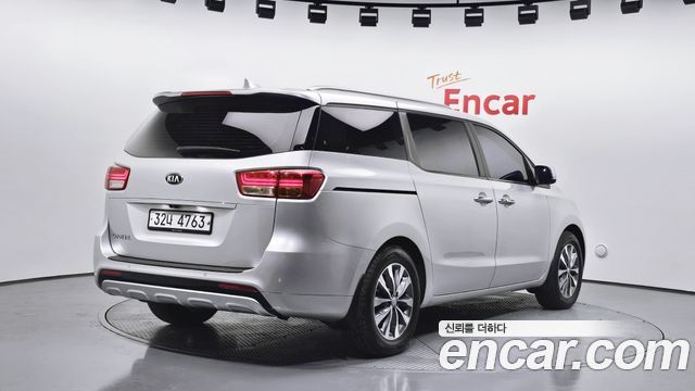 Kia Carnival 9-seater Luxury — пробег 148 360 км — фото 2 из 5