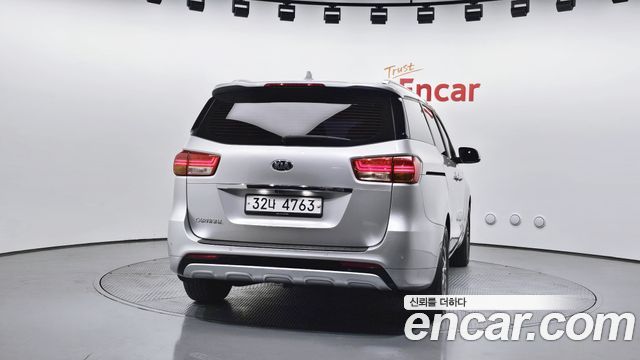 Kia Carnival 9-seater Luxury — пробег 148 360 км — фото 4 из 5