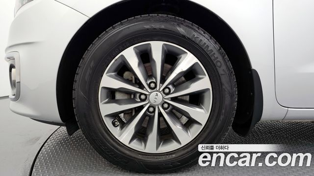 Kia Carnival 9-seater Luxury — пробег 148 360 км — фото 5 из 5