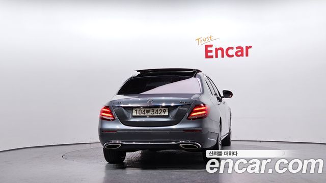 Mercedes-Benz E-Class из Кореи Encar