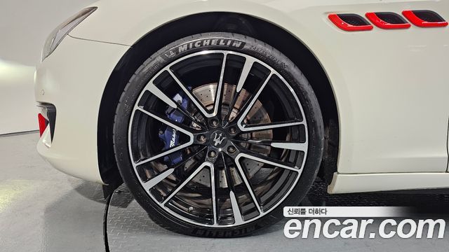 Maserati Quattroporte из Кореи Encar