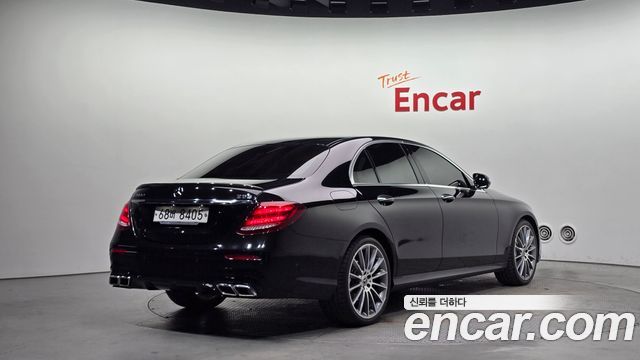 Mercedes-Benz E-Class E300 4MATIC AMG Line — пробег 75 539 км — фото 2 из 5